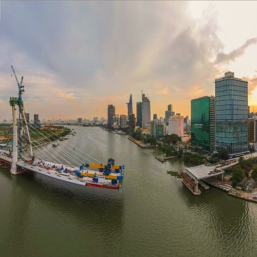 The progress of Thu Thiem 2 Bridge construction project is falling further behind schedule due to delays in site clearance.