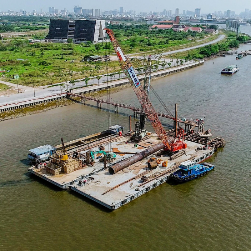 Thu Thiem 2 Bridge has a scale of 6 lanes, with a total length of 1,465m, of which the bridge section is 885.7m long